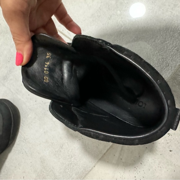 Louis Vuitton boots - Picture 3 of 5